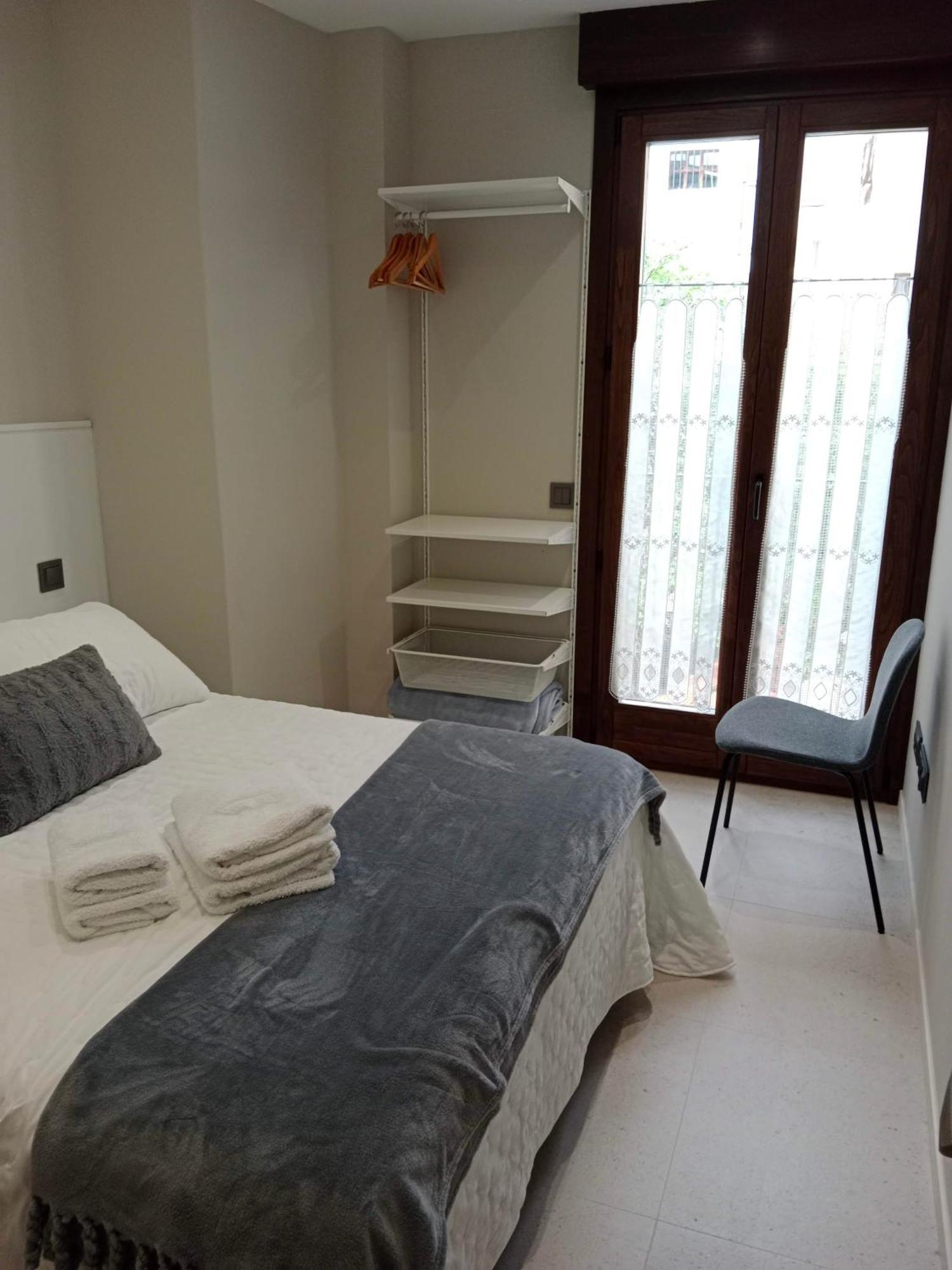 Apartment Living Libreros